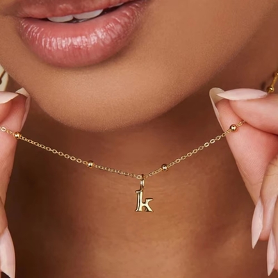 18k de ouro revestido 925 Sterling Silver Metal 26 letras iniciais do alfabeto Charm Collares