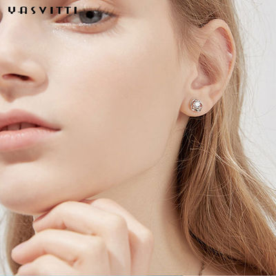 Trevo Diamond Stud Earrings de cristal de Lucky Flower Zircon
