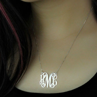 1.8ft 0.07oz personalizou o ouro da colar do monograma chapeou três GV da colar da letra